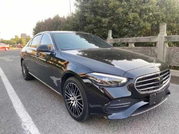 2015款奔驰c300l？2015款奔驰C300参数配置？